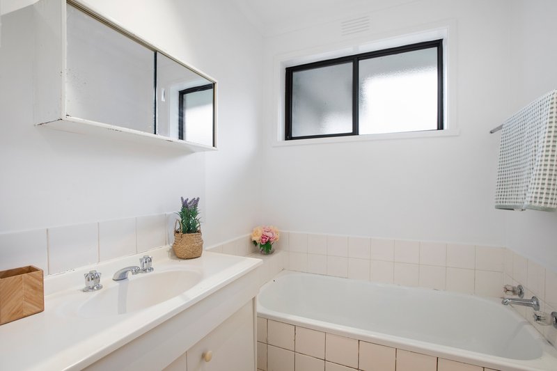 Photo - 4/7 Barker Street, Cheltenham VIC 3192 - Image 6