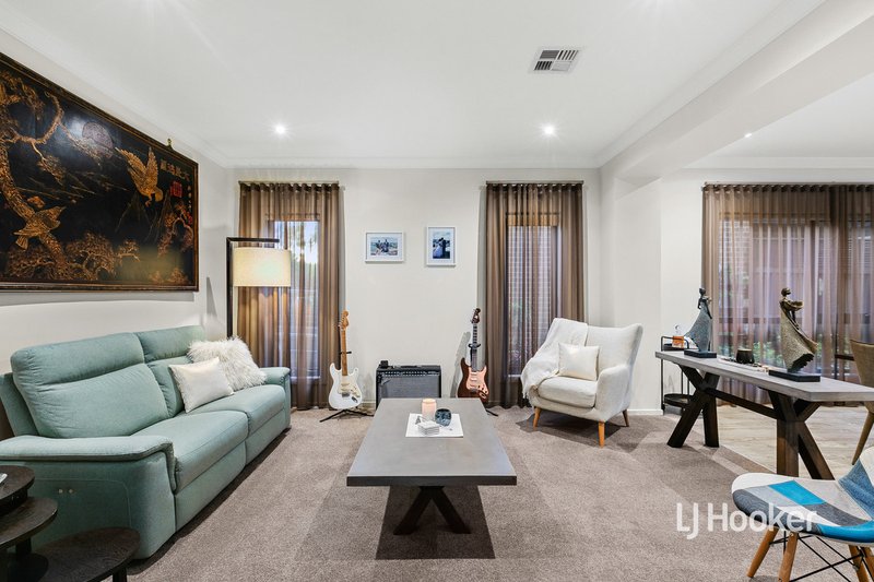 Photo - 47 Barnstormer Boulevard, Point Cook VIC 3030 - Image 5