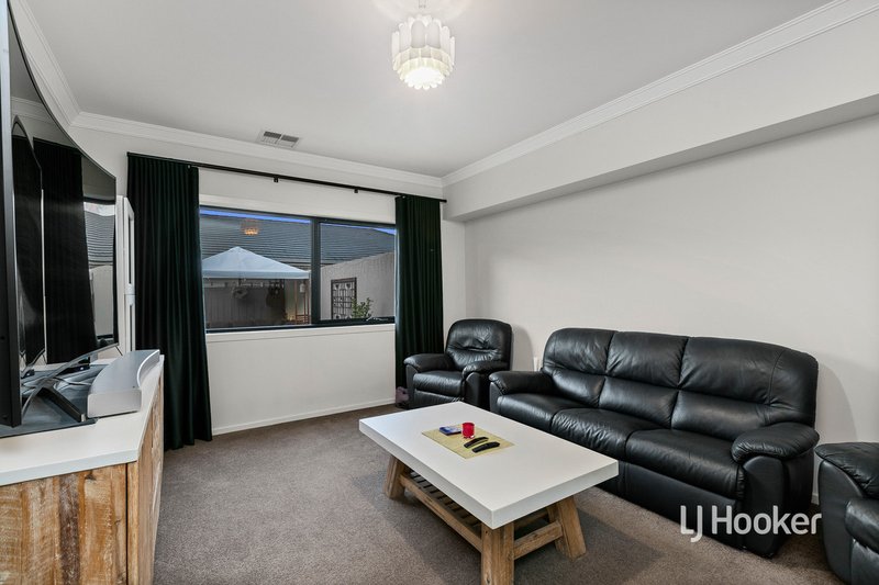 Photo - 47 Barnstormer Boulevard, Point Cook VIC 3030 - Image 14