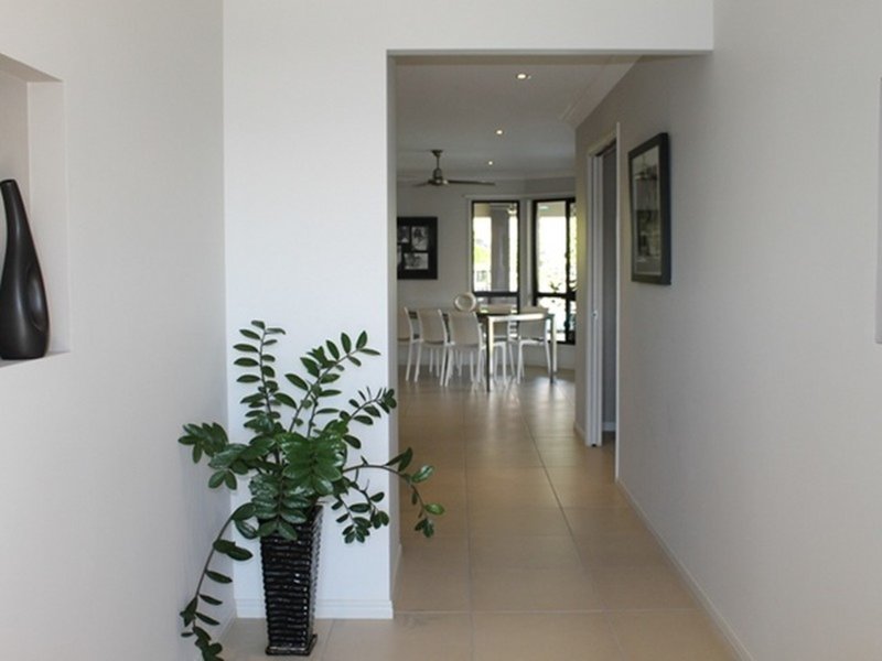 Photo - 47 Bevington Street, Tannum Sands QLD 4680 - Image 3