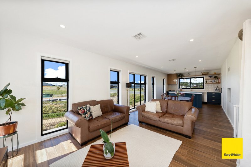 Photo - 47 Birchfield Drive, Bungendore NSW 2621 - Image 6