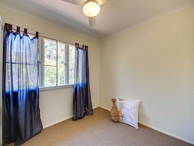 Photo - 47 Birra Street, Chermside West QLD 4032 - Image 11