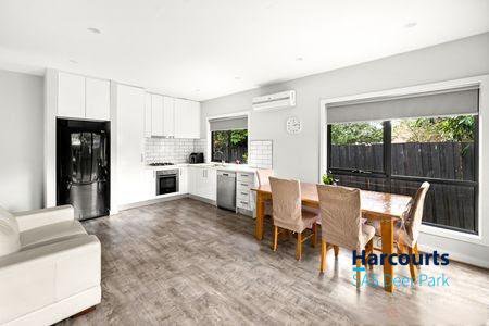 Photo - 4/7 Boisdale Avenue, Sunshine North VIC 3020 - Image 4