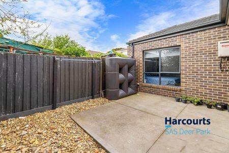 Photo - 4/7 Boisdale Avenue, Sunshine North VIC 3020 - Image 9