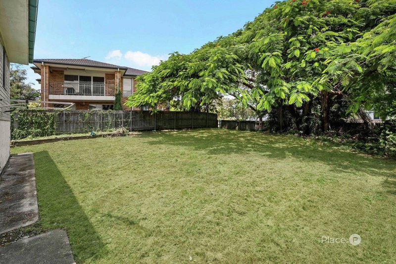 Photo - 47 Bonneville Street, Holland Park West QLD 4121 - Image 10