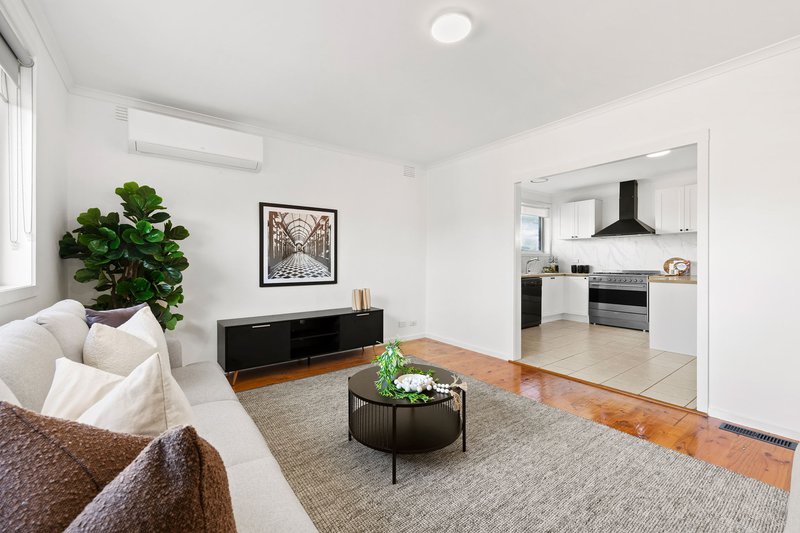 Photo - 4/7 Boston Road, Lalor VIC 3075 - Image 4