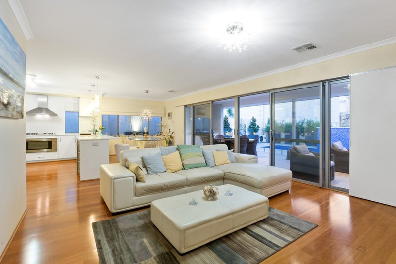 Photo - 47 Breaksea Drive, North Coogee WA 6163 - Image 7