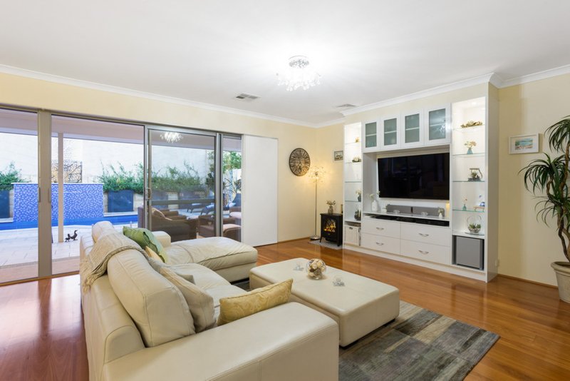 Photo - 47 Breaksea Drive, North Coogee WA 6163 - Image 8