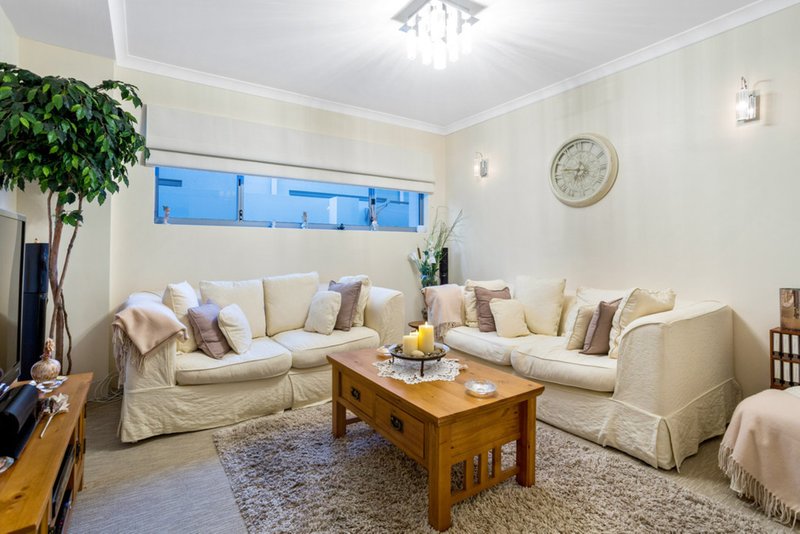 Photo - 47 Breaksea Drive, North Coogee WA 6163 - Image 14