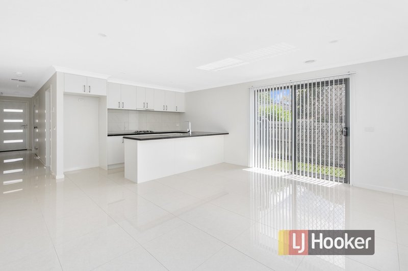 Photo - 4/7 Bride Avenue, Hampton Park VIC 3976 - Image 4