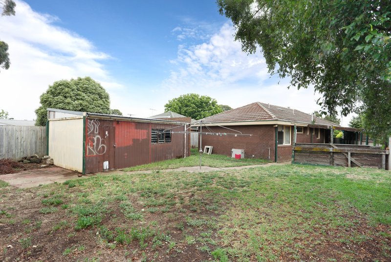 47 Bridgeford Crescent, Melton South VIC 3338