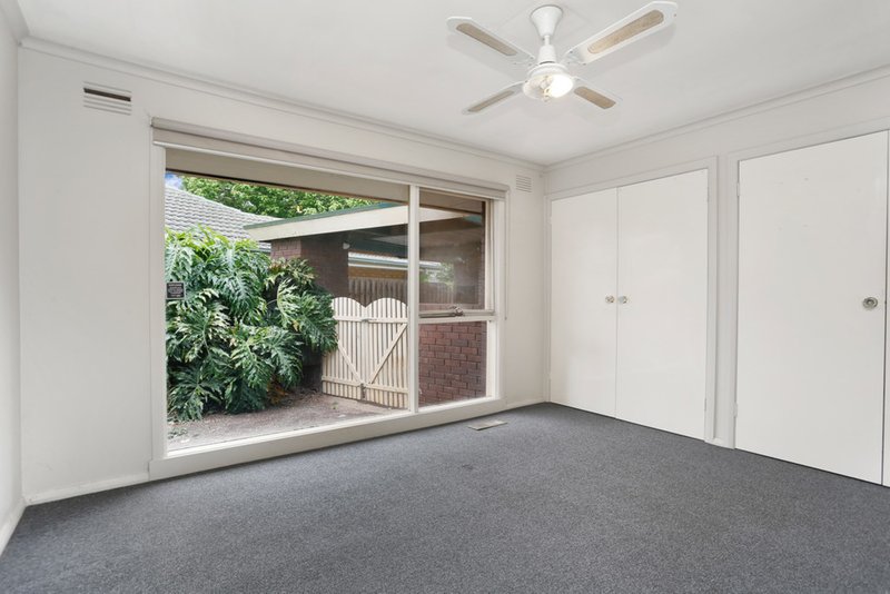 Photo - 47 Bridgeford Crescent, Melton South VIC 3338 - Image 6