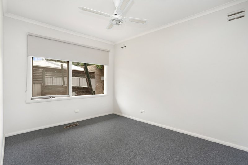 Photo - 47 Bridgeford Crescent, Melton South VIC 3338 - Image 7