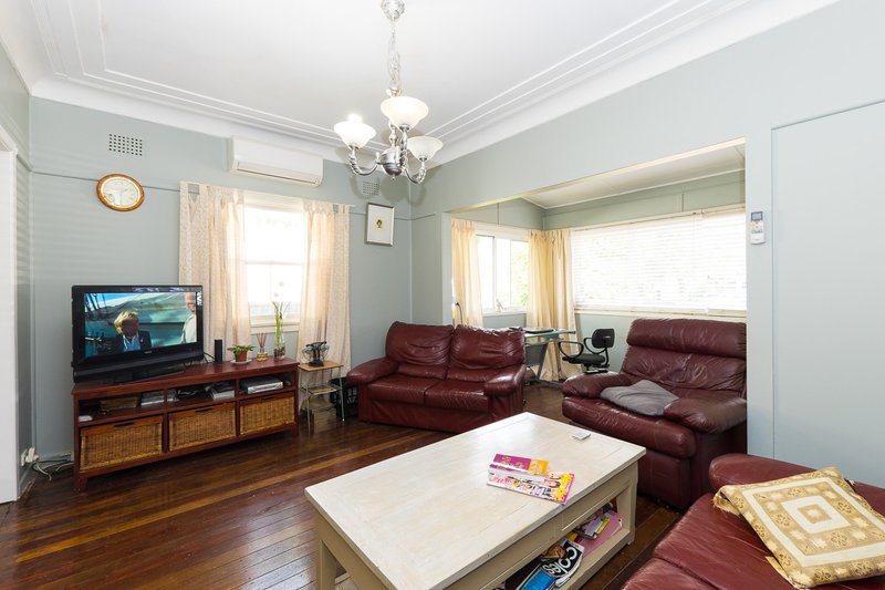 Photo - 47 Brisbane Avenue, Umina Beach NSW 2257 - Image 3