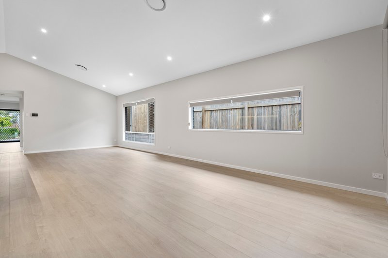 Photo - 47 Brookview Place, Bahrs Scrub QLD 4207 - Image 4