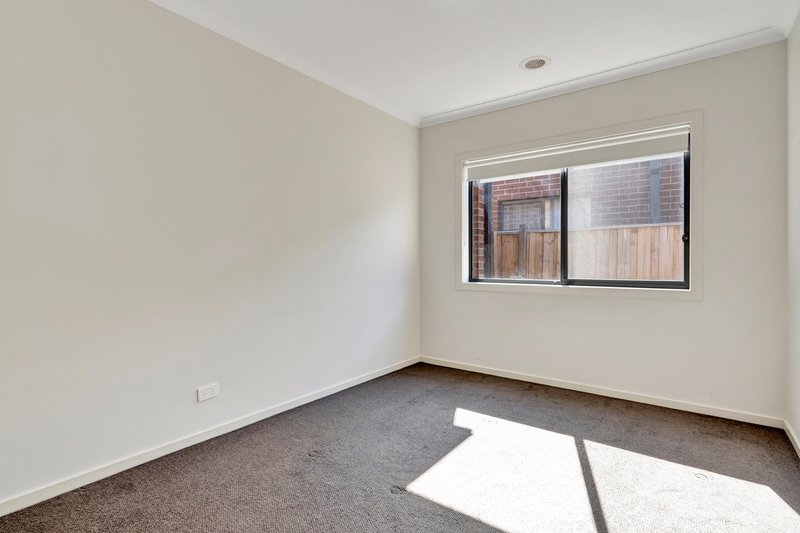 Photo - 47 Bruckner Drive, Point Cook VIC 3030 - Image 6