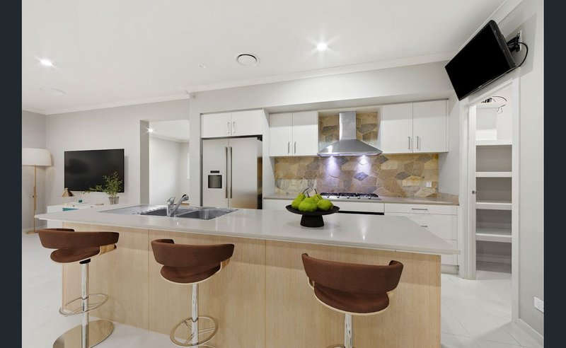 Photo - 47 Canunda Way, Tarneit VIC 3029 - Image 4