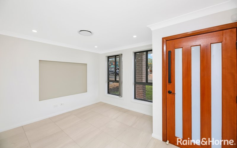 Photo - 47 Cardew Crescent, Bradbury NSW 2560 - Image 4