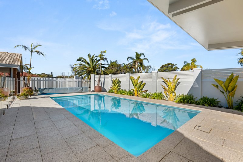 Photo - 47 Caribbean Drive, Safety Bay WA 6169 - Image 2