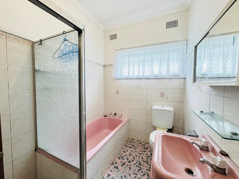 Photo - 47 Central Road, Beverly Hills NSW 2209 - Image 6