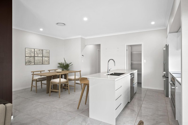 Photo - 47 Charon Way, Ripley QLD 4306 - Image 4