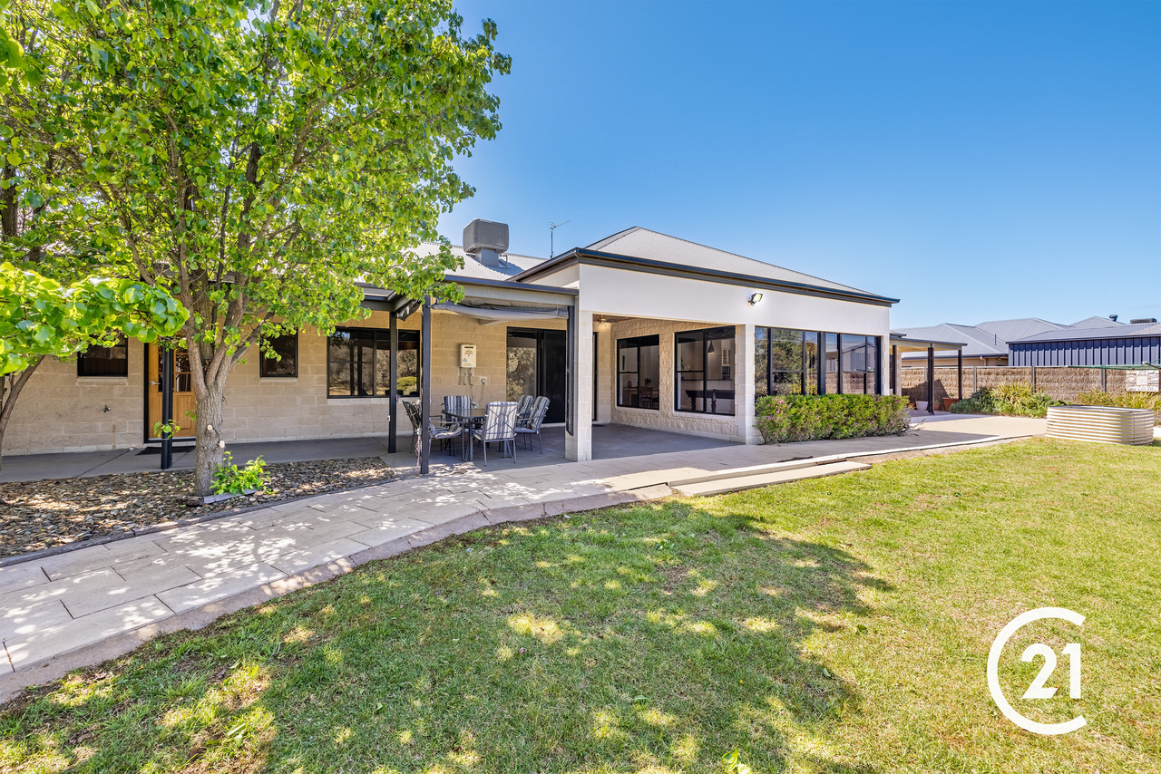 4-bedroom house at 47 CHELSWORTH DRIVE, Echuca VIC 3564, Campaspe, Victoria