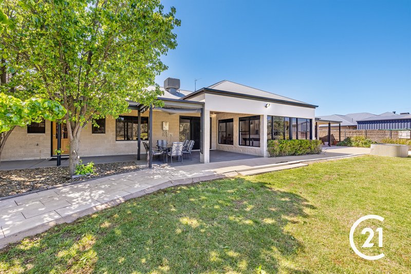 Photo - 47 Chelsworth Drive, Echuca VIC 3564 - Image 15