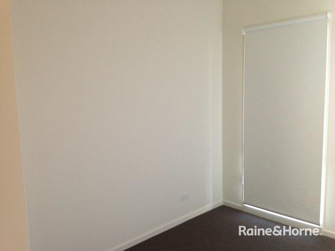 Photo - 47 Chessington Drive, Williams Landing VIC 3027 - Image 5