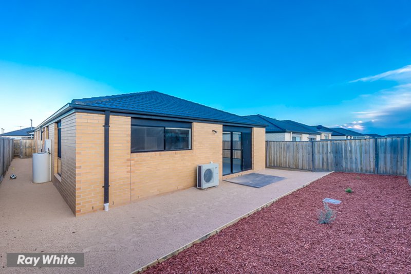 Photo - 47 Cindia Crescent, Tarneit VIC 3029 - Image 15