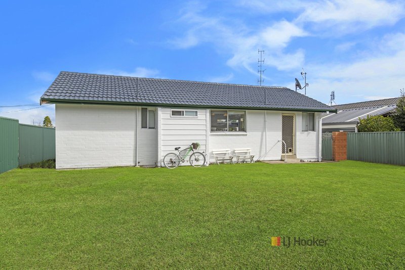 Photo - 47 Coonanga Avenue, Budgewoi NSW 2262 - Image 8