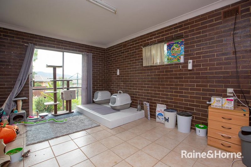 Photo - 47 Croydon Avenue, Tamworth NSW 2340 - Image 9