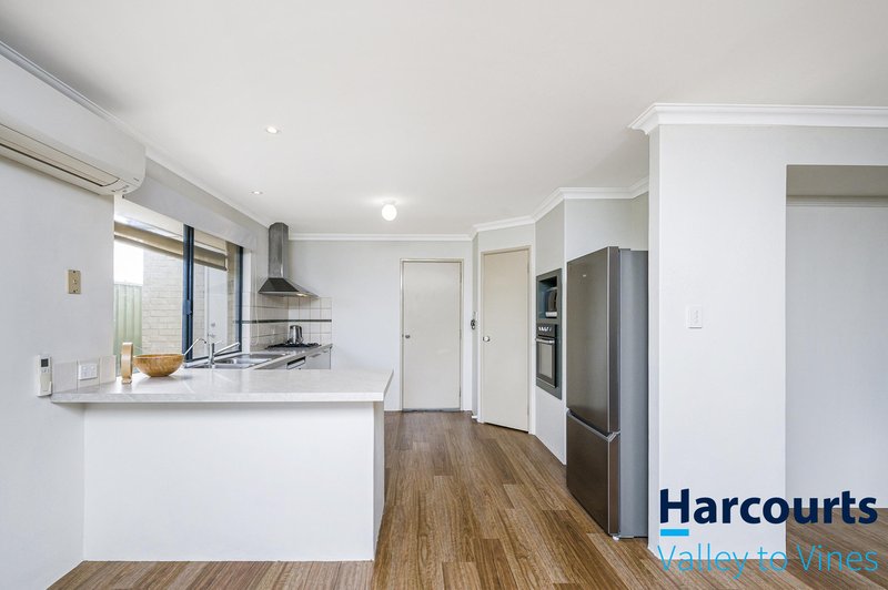 Photo - 47 Delmage Circle, Ellenbrook WA 6069 - Image 6
