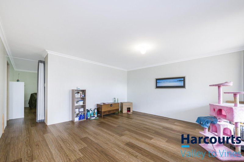 Photo - 47 Delmage Circle, Ellenbrook WA 6069 - Image 9