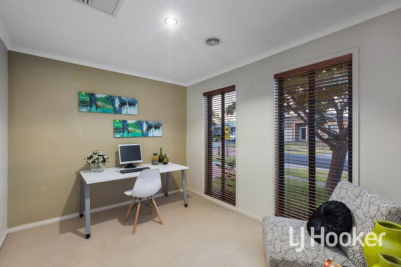 Photo - 47 Dunkirk Drive, Point Cook VIC 3030 - Image 3