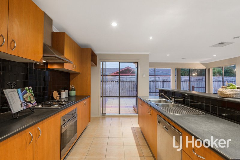 Photo - 47 Dunkirk Drive, Point Cook VIC 3030 - Image 4