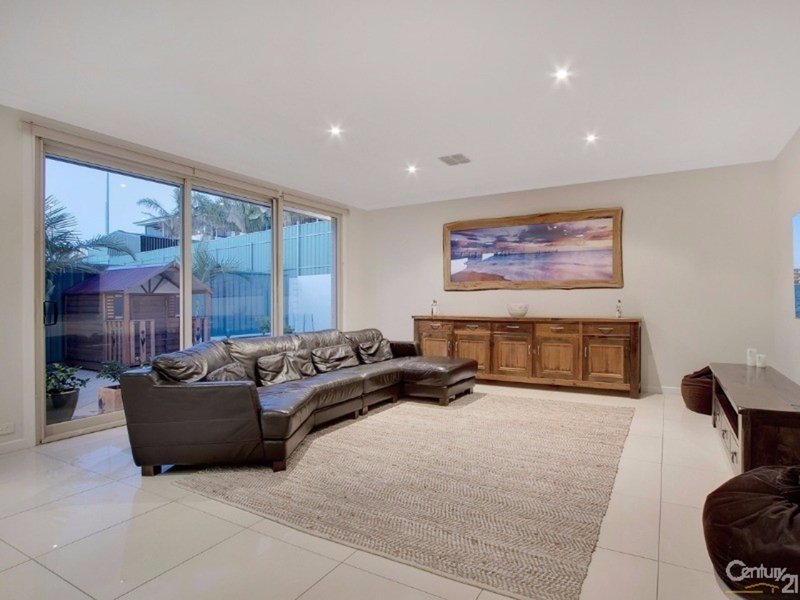 Photo - 47 Elizabeth Crescent, Hallett Cove SA 5158 - Image 12