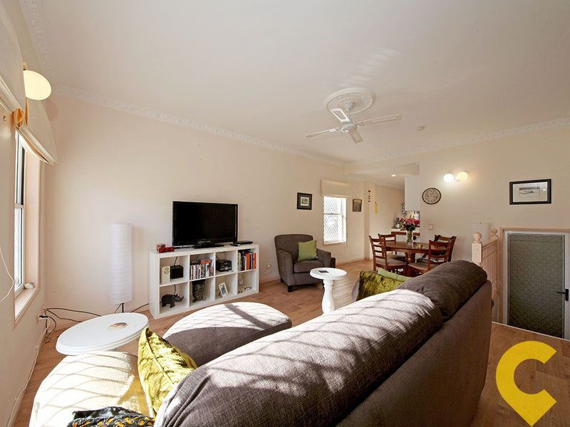 Photo - 4/7 Ella Street, Redcliffe QLD 4020 - Image 5