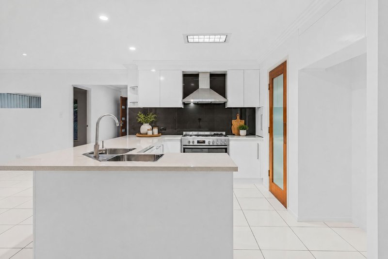 Photo - 47 Emperor Drive, Redland Bay QLD 4165 - Image 4