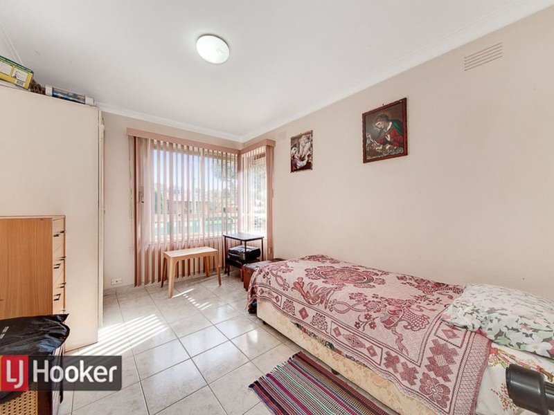 Photo - 47 Ester Crescent, Clayton South VIC 3169 - Image 2