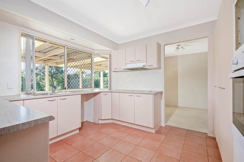 Photo - 47 Eversholt Street, Belmont QLD 4153 - Image 3