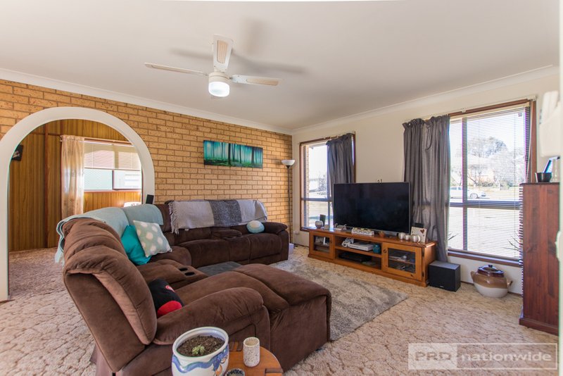 Photo - 47 Forest Street, Tumut NSW 2720 - Image 2