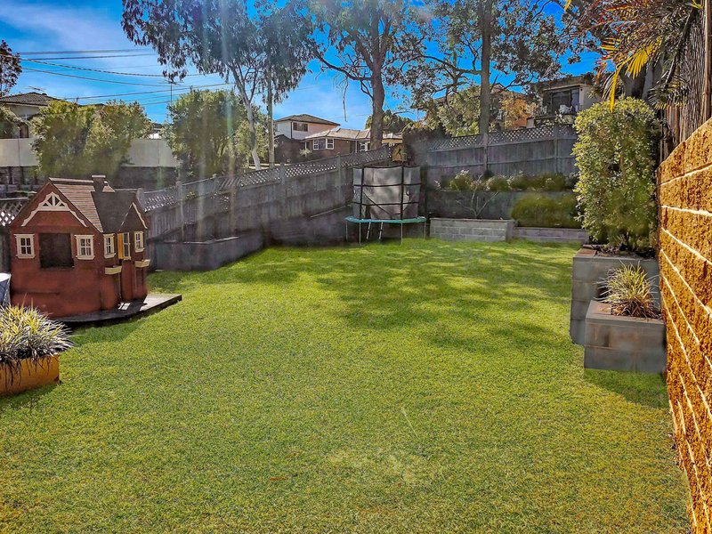 Photo - 47 Gal Crescent, Moorebank NSW 2170 - Image 7