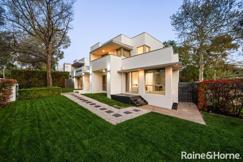 Photo - 47 Gawler Crescent, Deakin ACT 2600 - Image 2