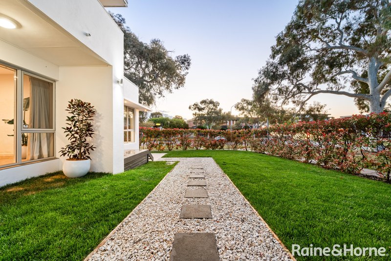 Photo - 47 Gawler Crescent, Deakin ACT 2600 - Image 4