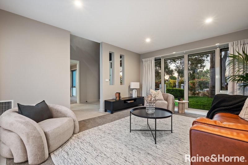 Photo - 47 Gawler Crescent, Deakin ACT 2600 - Image 5
