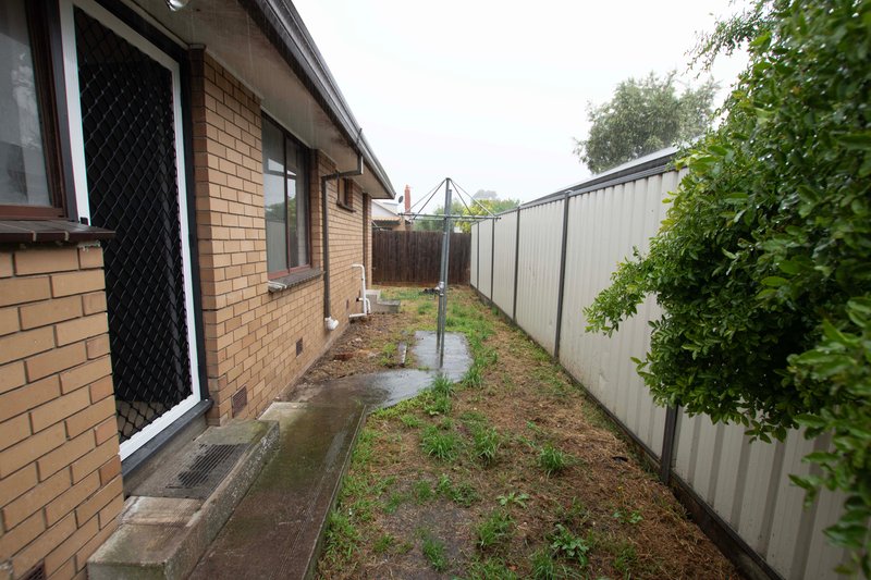 Photo - 4/7 Gertrude Street, St Albans VIC 3021 - Image 9