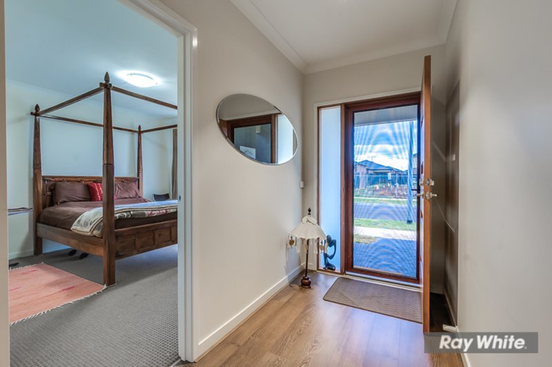 Photo - 47 Glenfern Circuit, Truganina VIC 3029 - Image 4