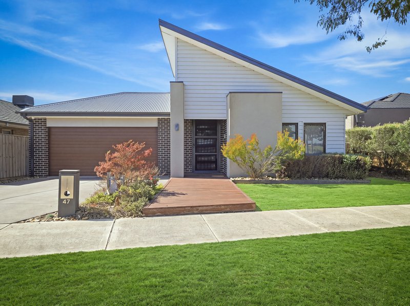 Photo - 47 Goldeneye Circuit, Werribee VIC 3030 - Image 1