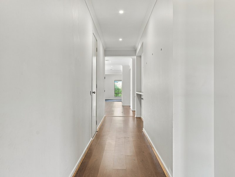 Photo - 47 Goldeneye Circuit, Werribee VIC 3030 - Image 2