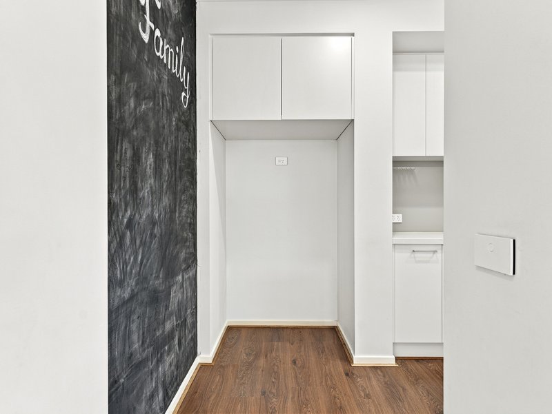 Photo - 47 Goldeneye Circuit, Werribee VIC 3030 - Image 13